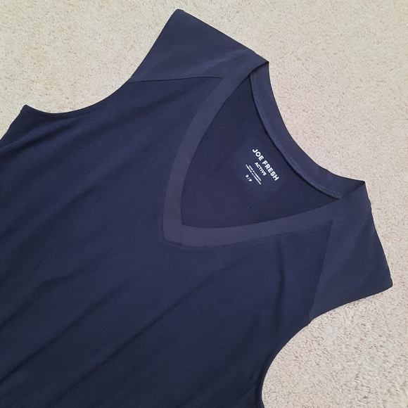 Joe Fresh active dress black - Picture 2 of 4
